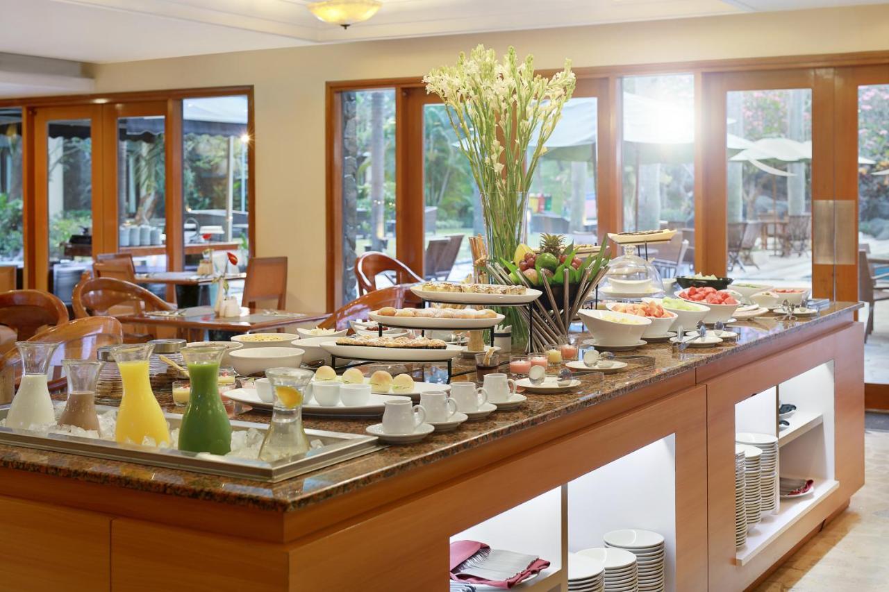 Grand Tropic Suites Hotel Surabaya Exterior photo